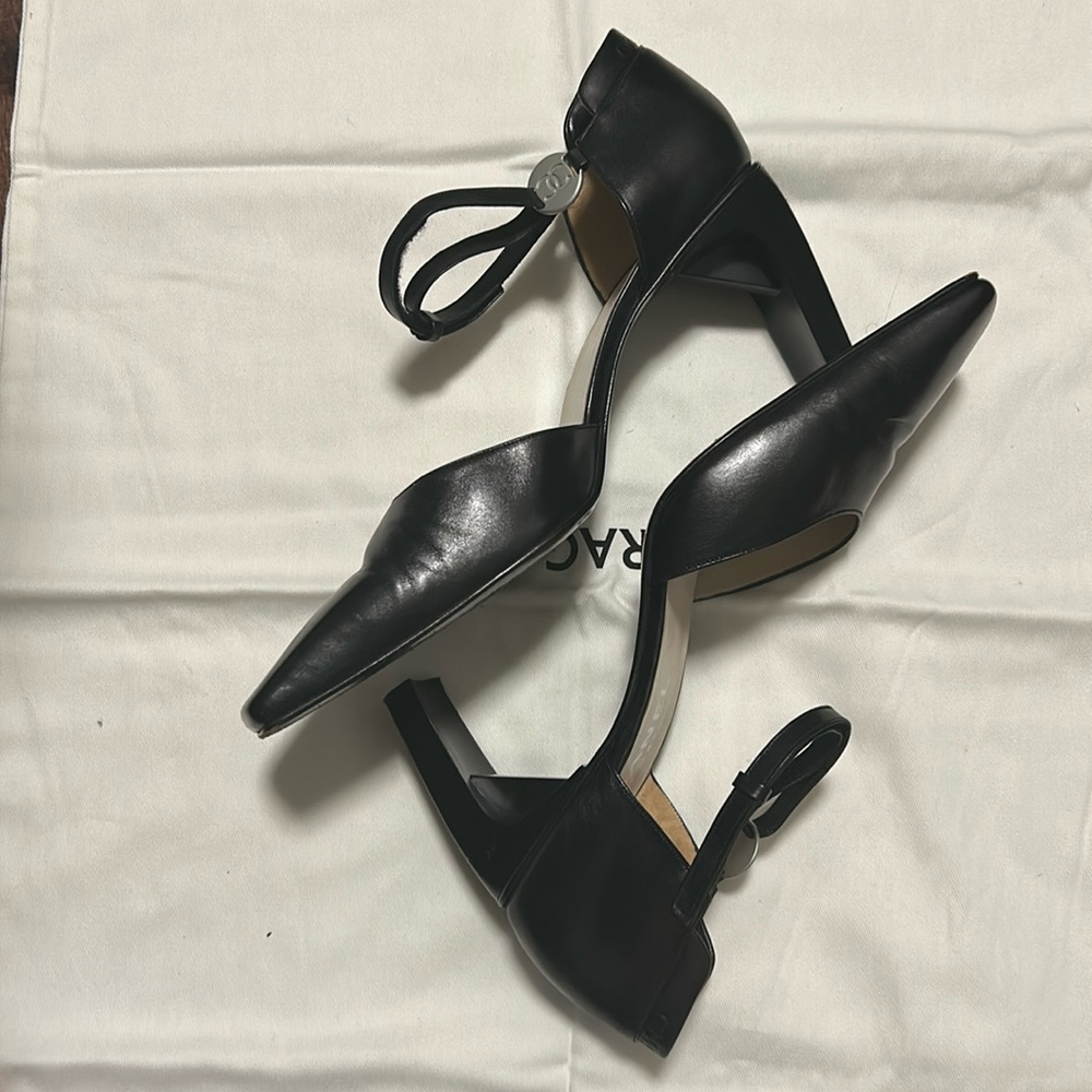 CHANEL Elegant Black Heels with Strap - Picture 6 of 17